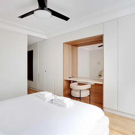 Magnificent Flat - 2br 6p - Arc De Triomphe Apartment