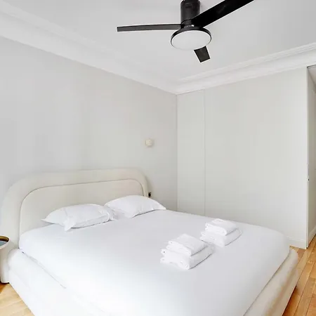 Magnificent Flat - 2br 6p - Arc De Triomphe Apartment *